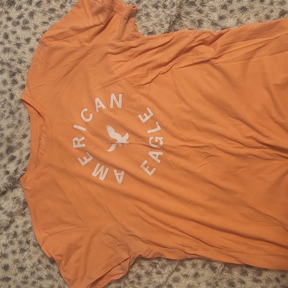 American Eagle tee shirt